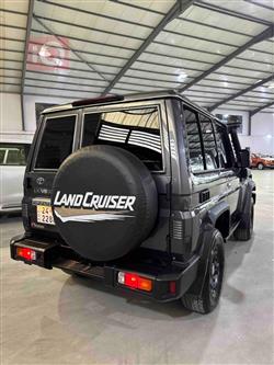 Toyota Land Cruiser 70